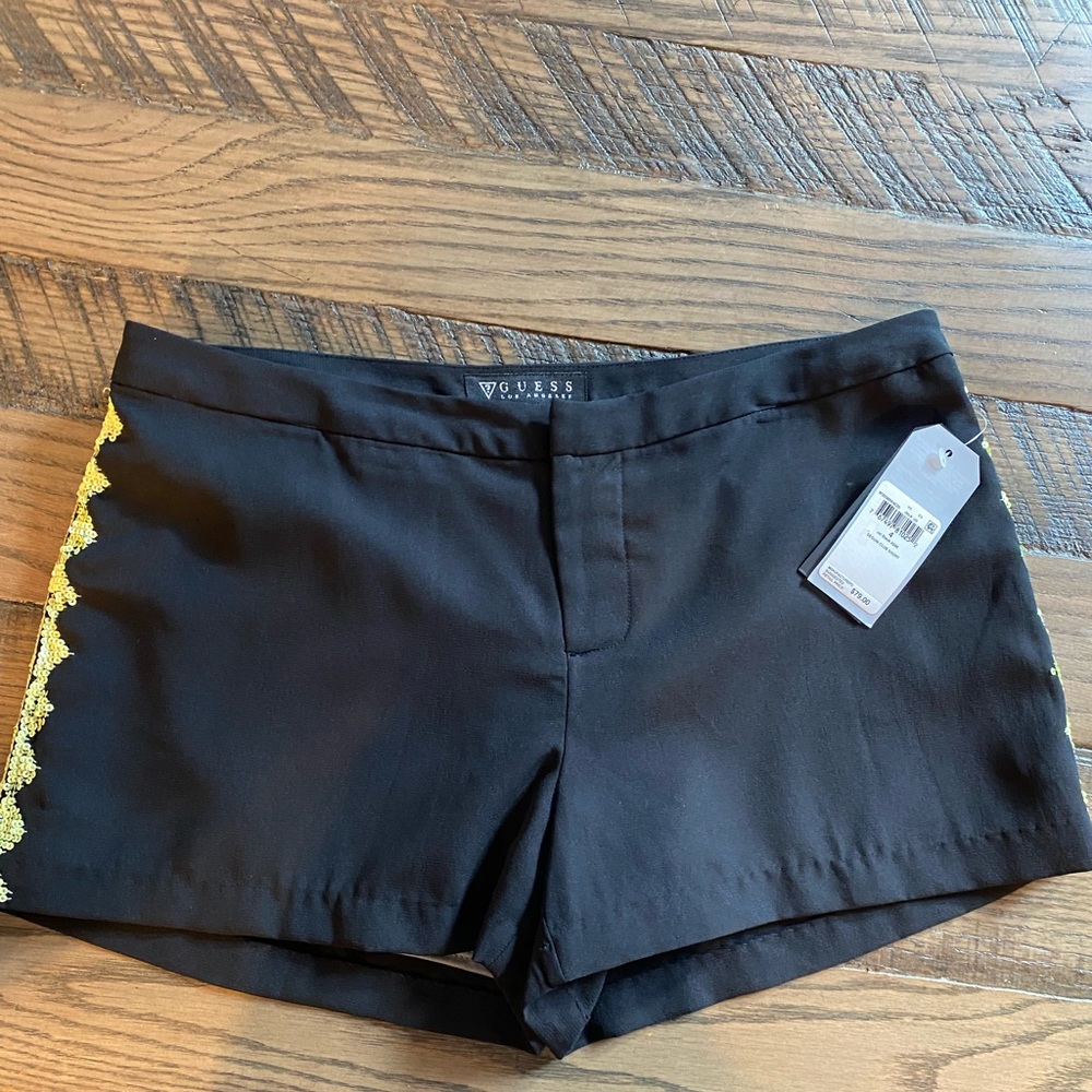 Black aqua shirt w. Neon green sequence